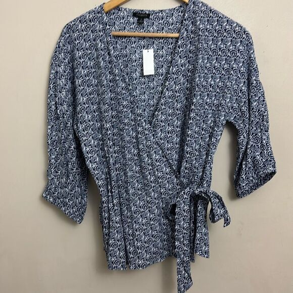 NWT Talbots Navy White Print 3/4 Sleeves Wrap Blouse size S Business Casual - Picture 1 of 9